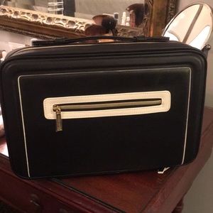 Classic Black/White toiletry travel tote